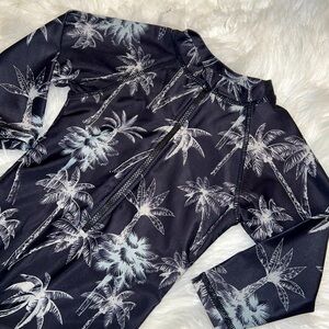 🖤✔️🌴TINY TRIBE 12/18 NWT Rash Guard front zip🌴✔️🖤
